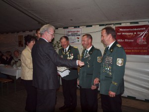 1200-P9040989